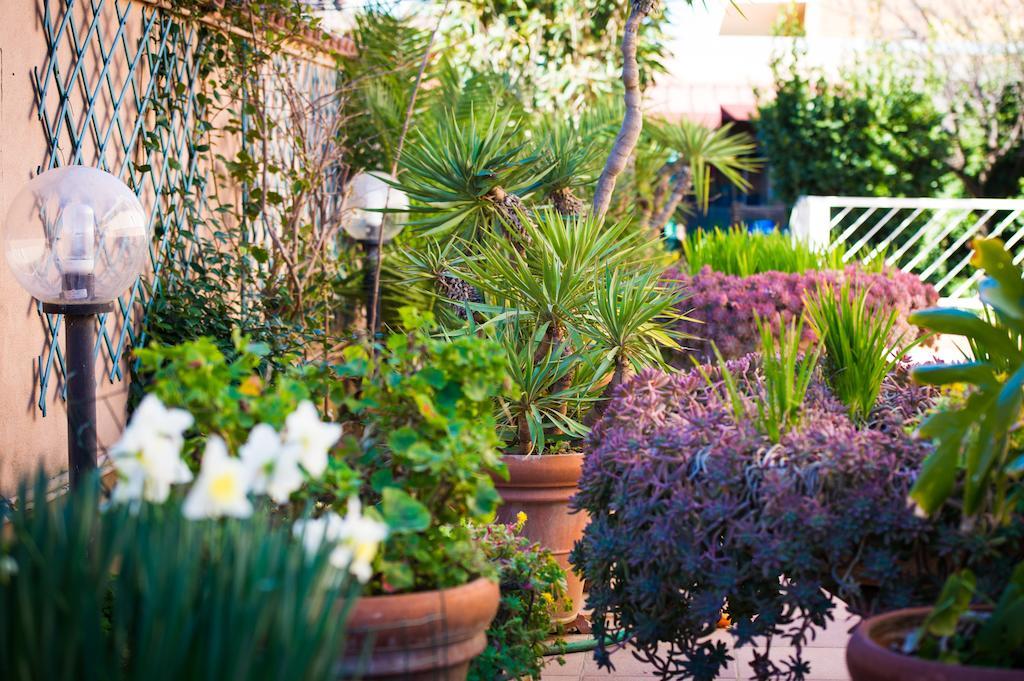 Bed And Breakfast Letterario Fiumicino Exterior foto
